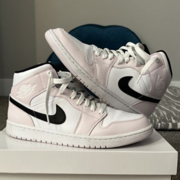 Nike Jordan 1 Mid Barely Rose (W)