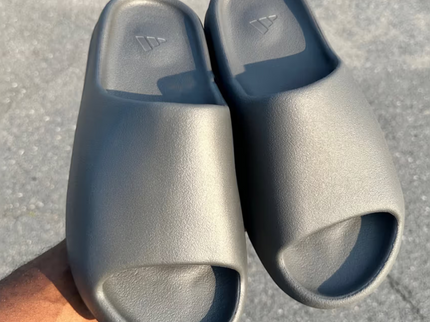 Yeezy Slide "Slate Marine"