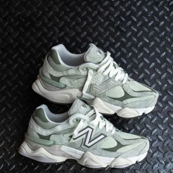 New Balance 9060 Olivine