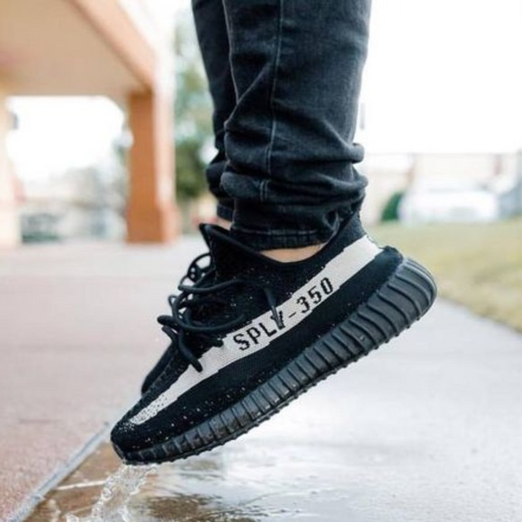 Yeezy Boost 350 V2 Oreo