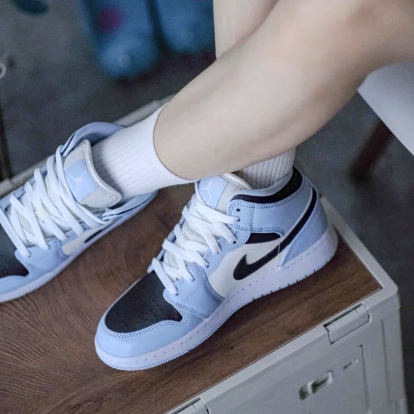 Air Jordan 1 Mid Ice Blue (GS)