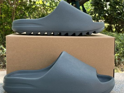 Yeezy Slide "Slate Marine"