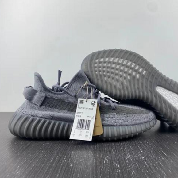 adidas Yeezy Boost 350 V2 Space grey / Steel Grey