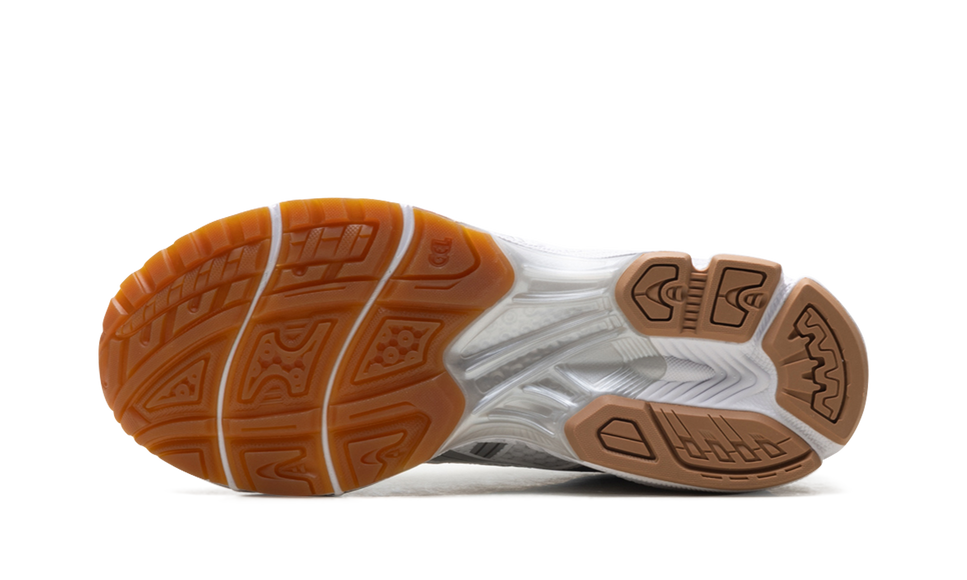 ASICS Gel-Kayano 14 A.P.C. White Pure Silver 1203A727-100 SneakerMood Outsole view