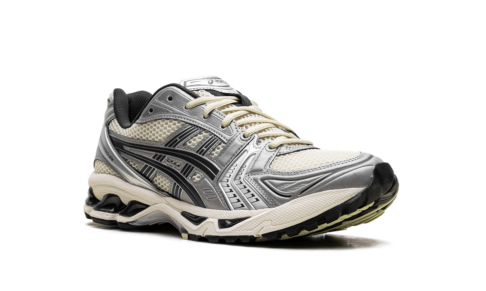 ASICS Gel-Kayano 14 Oyster White Steeple Grey 1203A537-250 SneakerMood Front three-quarter view