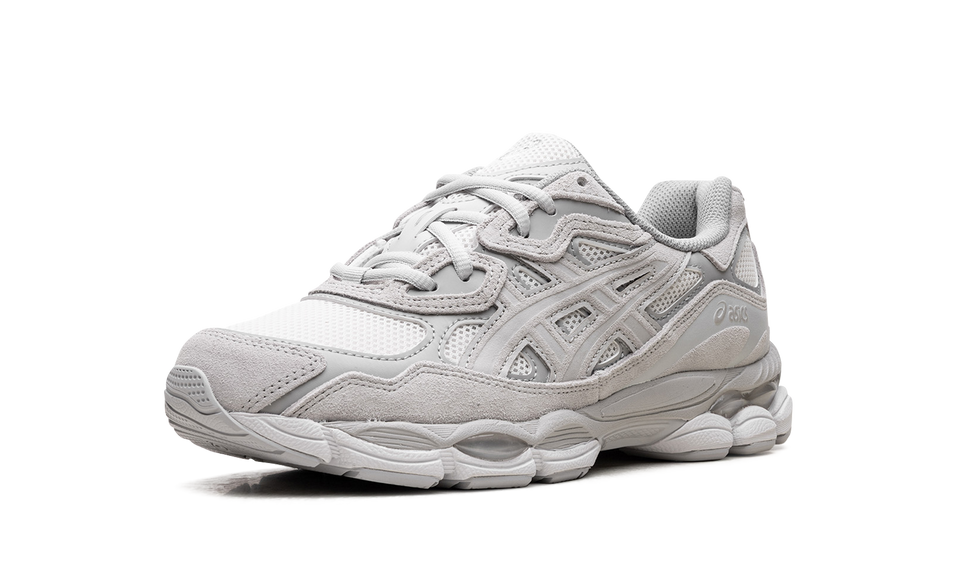 ASICS Gel-NYC Cream Cloud Grey 1203A663-101 SneakerMood Front three-quarter view