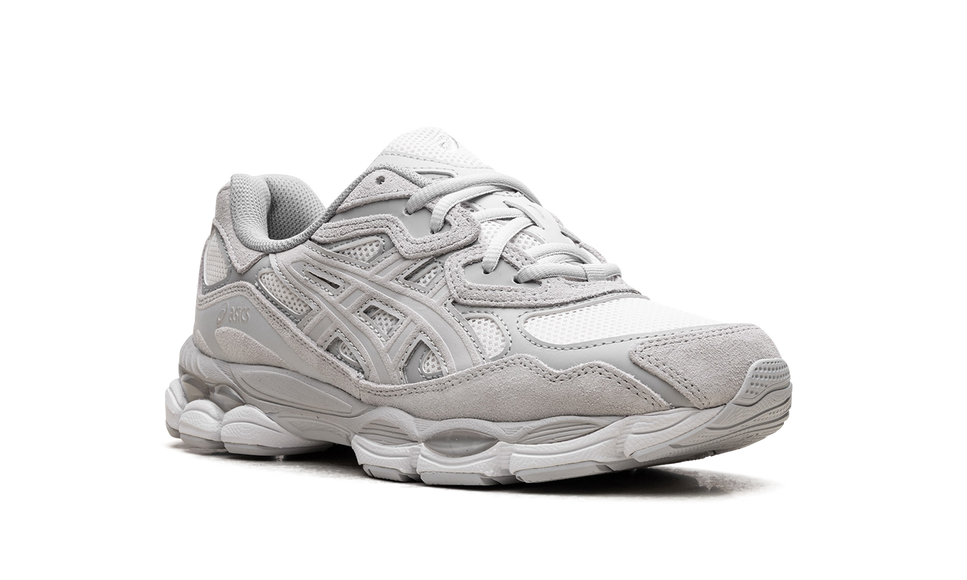 ASICS Gel-NYC Cream Cloud Grey 1203A663-101 SneakerMood Front three-quarter view