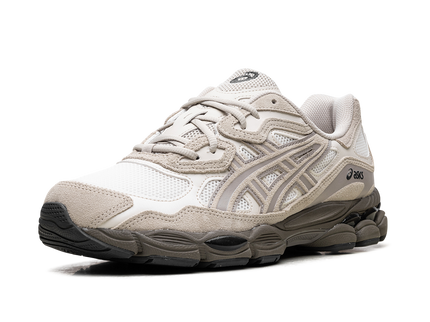 ASICS Gel-NYC Cream Putty 1203A383-105 SneakerMood Front three-quarter view