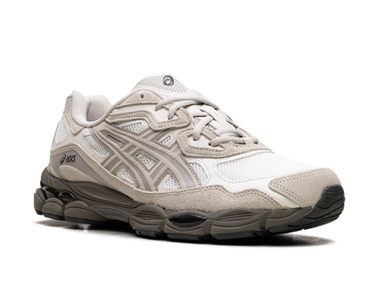 ASICS Gel-NYC Cream Putty 1203A383-105 SneakerMood Front three-quarter view