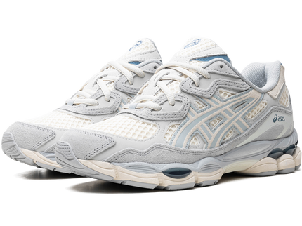 ASICS Gel-NYC Ivory Mid Grey 1203A372-600 SneakerMood Pair, three-quarter view