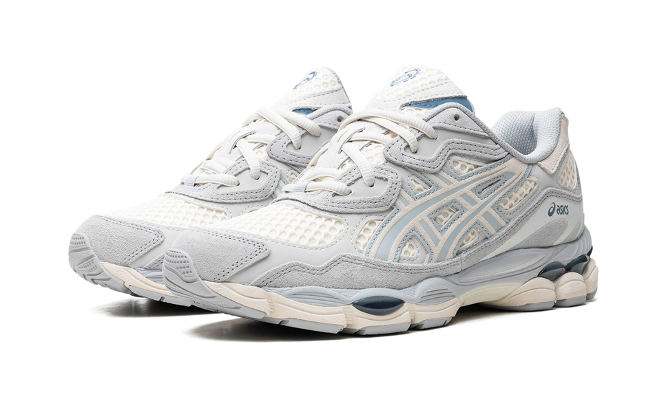 ASICS Gel-NYC Ivory Mid Grey 1203A372-600 SneakerMood Pair, three-quarter view