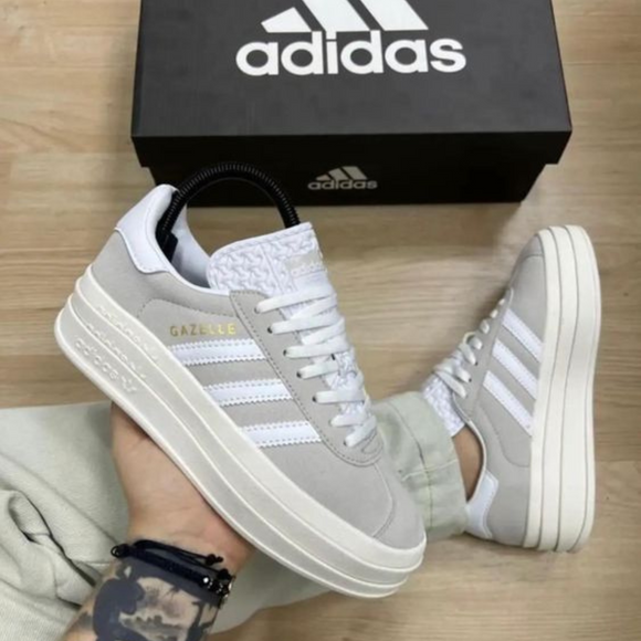 Adidas Gazelle Bold Grijs HQ6893 SneakerMood Hand-held shoe view
