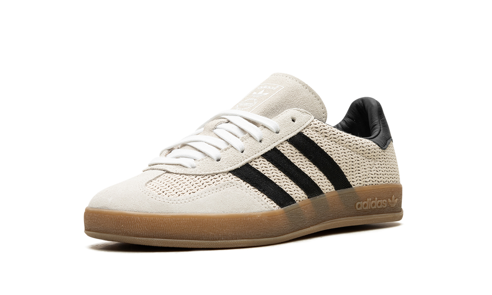 Adidas Gazelle Indoor Aluminum Core Black IH4769 SneakerMood Front three-quarter view