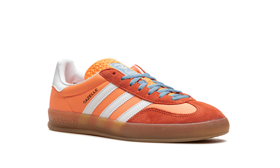 Adidas Gazelle Indoor Beam Orange HQ9016 SneakerMood Front three-quarter view