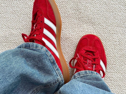 Adidas Gazelle Indoor Scarlet Cloud White H06261 SneakerMood On feet, view from above