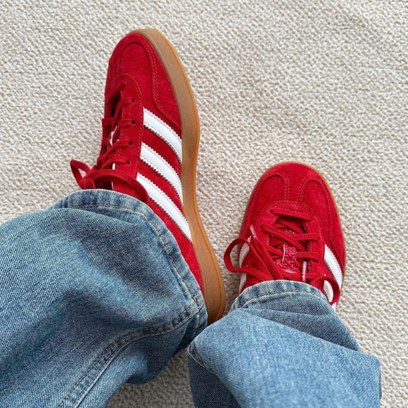 Adidas Gazelle Indoor Scarlet Cloud White H06261 SneakerMood On feet, view from above
