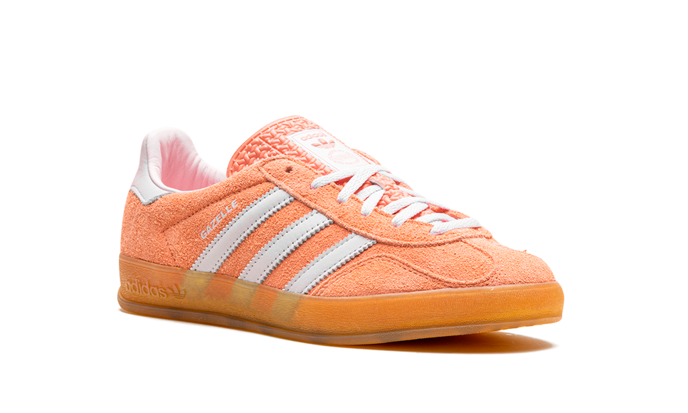 Adidas Gazelle Indoor Wonder Clay IE2946 SneakerMood Front three-quarter view