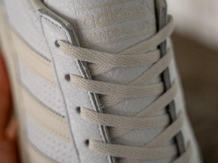 Adidas Handball Spezial Cloud White IE9837 SneakerMood Tongue and laces detail