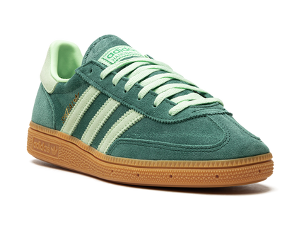 Adidas Handball Spezial Collegiate Green Semi Green Spark IE5896 SneakerMood Front three-quarter view