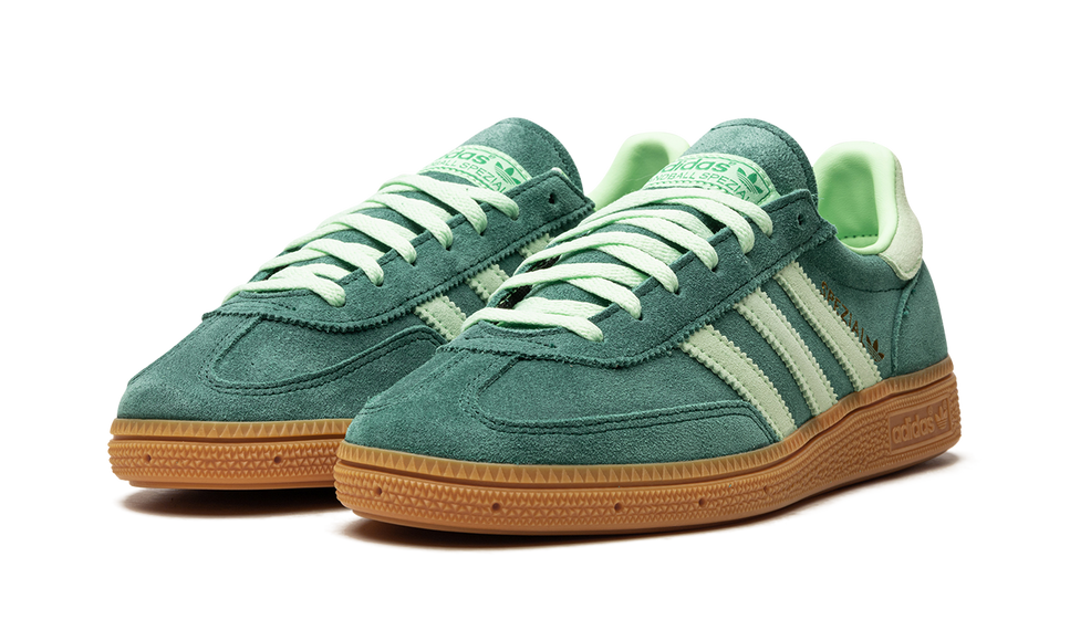 Adidas Handball Spezial Collegiate Green Semi Green Spark IE5896 SneakerMood Pair, front three-quarter view
