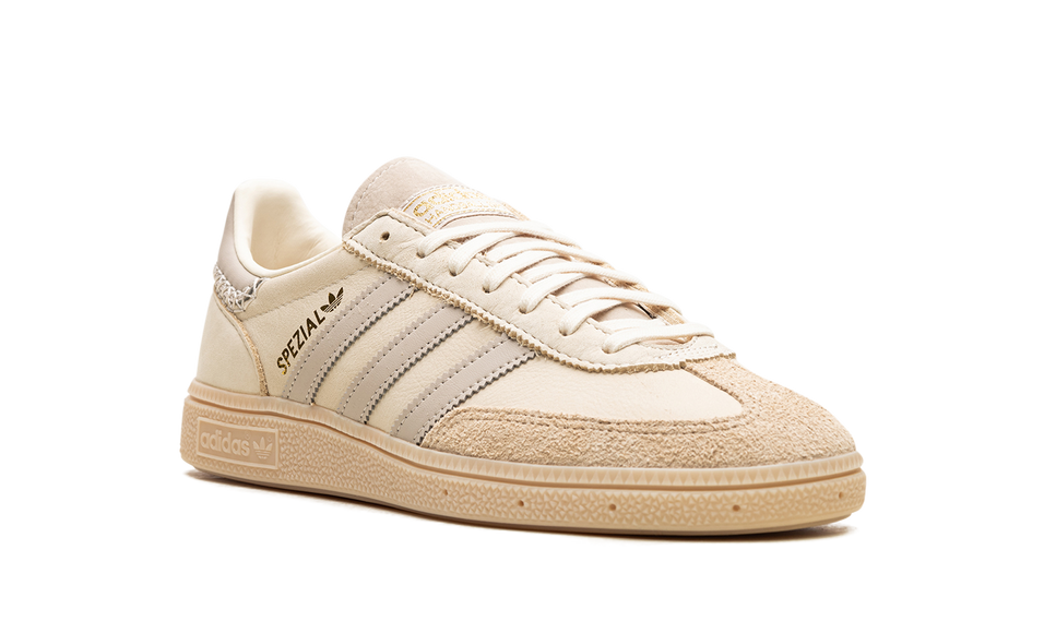 Adidas Handball Spezial Cream White Beige IE3699 SneakerMood Front three-quarter view