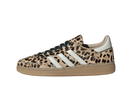 Adidas Handball Spezial Leopard Magic Beige KI6678 SneakerMood Side view, toe pointing left