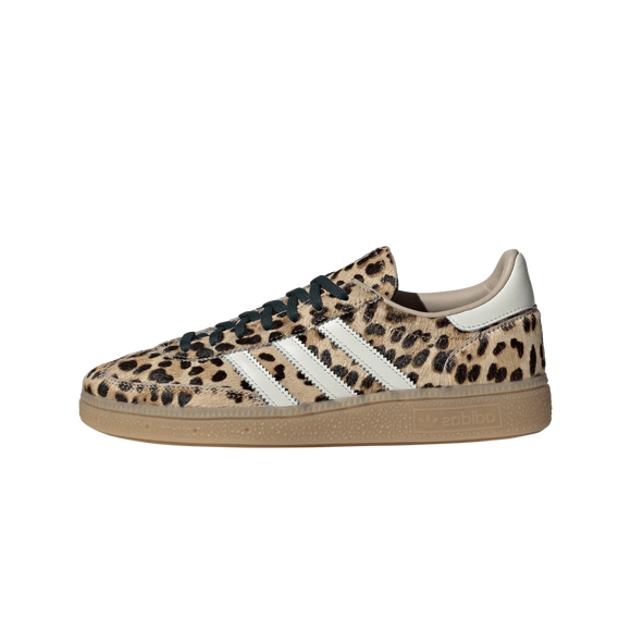 Adidas Handball Spezial Leopard Magic Beige KI6678 SneakerMood Side view, toe pointing left