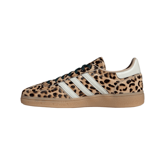 Adidas Handball Spezial Leopard Magic Beige KI6678 SneakerMood Side view, toe pointing left