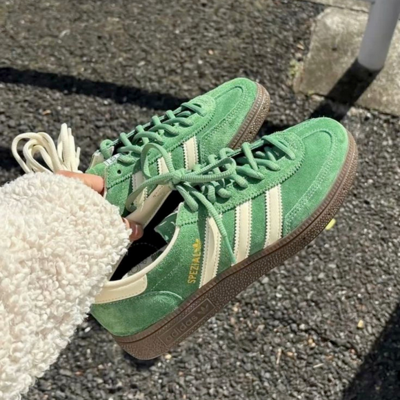 Adidas Handball Spezial Preloved Green Cream White IG6192 SneakerMood On-foot view