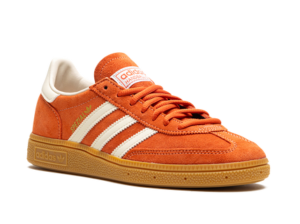 Adidas Handball Spezial Preloved Red Gum IG6191 SneakerMood Front three-quarter view