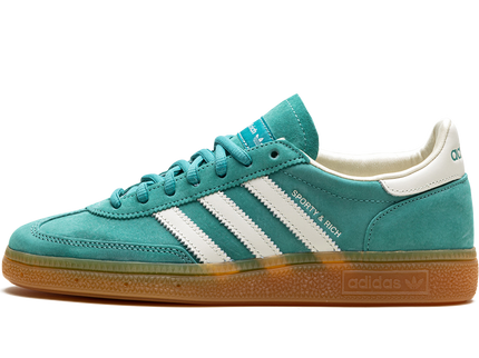 Adidas Handball Spezial Sporty & Rich Green IH2148 SneakerMood Side view, toe pointing left