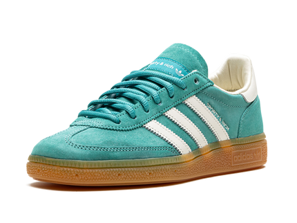 Adidas Handball Spezial Sporty & Rich Green IH2148 SneakerMood Front three-quarter view