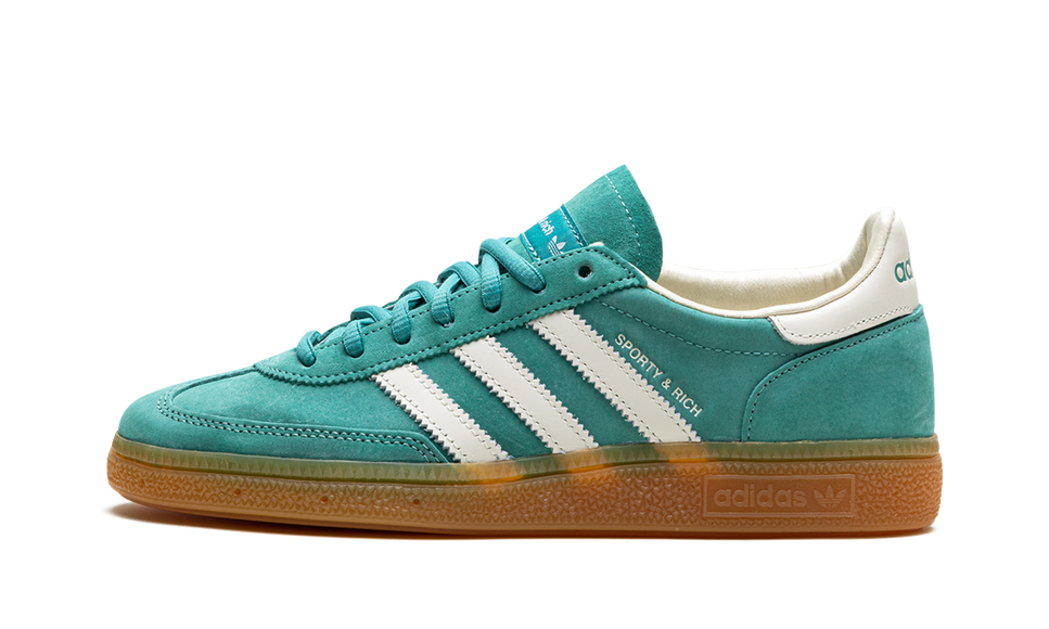 Adidas Handball Spezial Sporty & Rich Green IH2148 SneakerMood Side view, toe pointing left