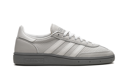 Adidas Handball Spezial Triple Grey IE9840 SneakerMood Side view, toe pointing right