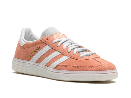 Adidas Handball Spezial Wonder Clay Almost Blue IG6275 SneakerMood Front three-quarter view