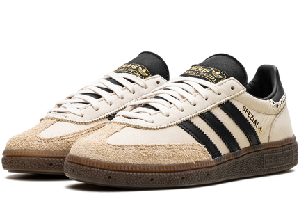 Adidas Handball Spezial Wonder White Black (Women's) IE3698 SneakerMood Pair, front three-quarter view