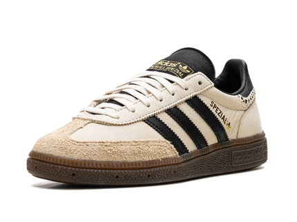 Adidas Handball Spezial Wonder White Black (Women's) IE3698 SneakerMood Front three-quarter view