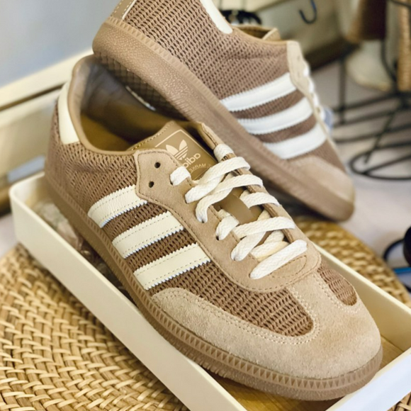 Adidas Samba OG Cardboard IG1379 SneakerMood Lifestyle pair view