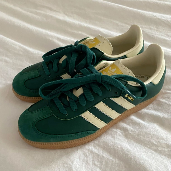 Adidas Samba OG Collegiate Green Cream White (W) IE0872 SneakerMood Lifestyle pair view