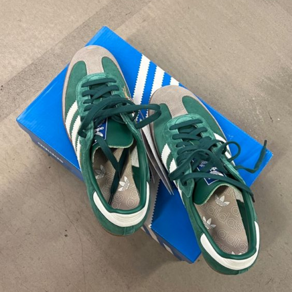 Adidas Samba OG Collegiate Green ID2054 SneakerMood Shoe and box view