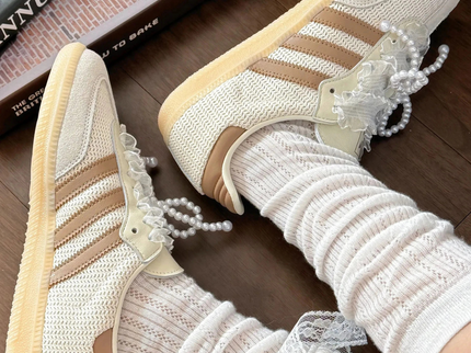 Adidas Samba OG Cream Cardboard JI3185 SneakerMood On-foot view
