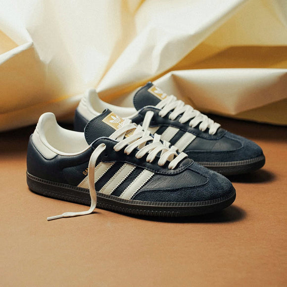 Adidas Samba OG Night Navy Gum ID2056 SneakerMood Pair, styled front three-quarter view