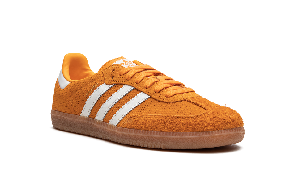 Adidas Samba OG Orange Rush Gum HP7898 SneakerMood Front three-quarter view