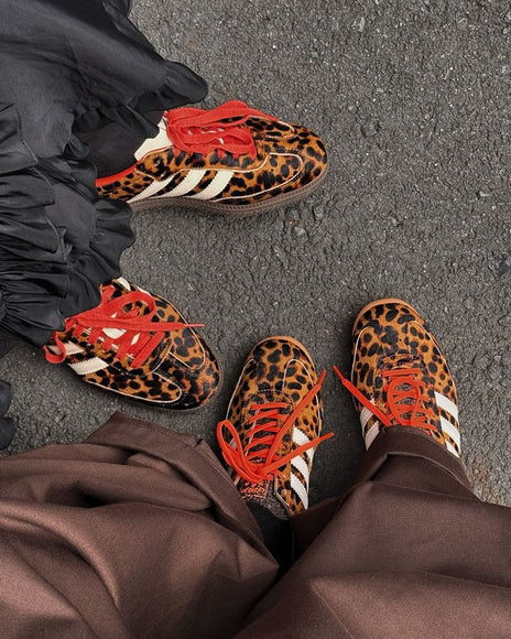 Adidas Samba OG "Preloved Red Leopard" JI2734 SneakerMood On-foot view