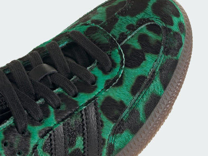 Adidas Samba Semi Screaming Green Core Black Gold Metallic HQ9374 SneakerMood Toe and laces detail