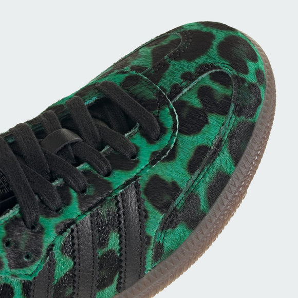 Adidas Samba Semi Screaming Green Core Black Gold Metallic HQ9374 SneakerMood Toe and laces detail