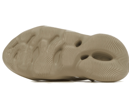 Adidas Yeezy Foam RNR Stone Salt GV6840 SneakerMood Outsole view