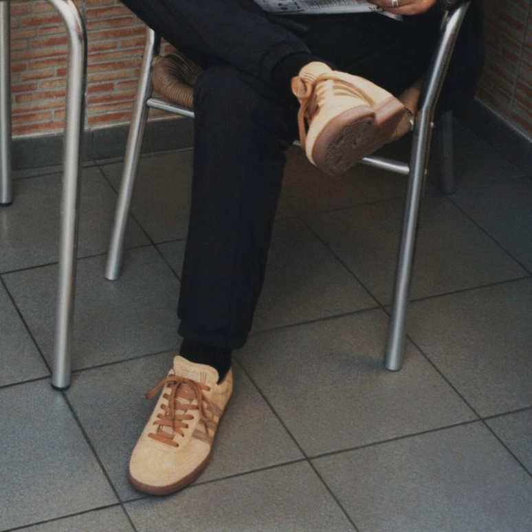 Adidas x JJJJound Samba "Mesa" ID8709 SneakerMood On-foot view
