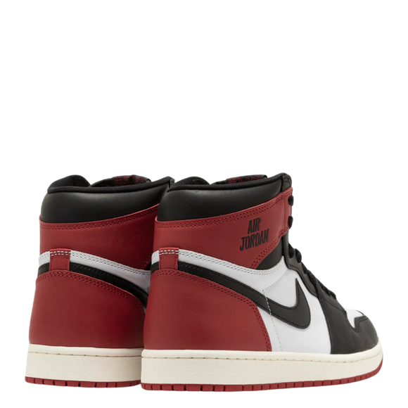 Air Jordan 1 Retro High OG „Black Toe neu erfunden“