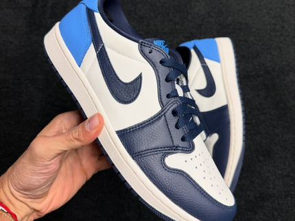 Air Jordan 1 Low Obsidian UNC